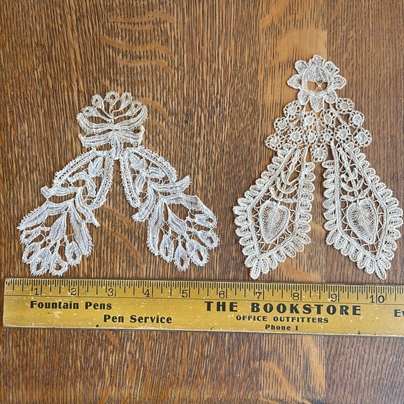 Pair of Antique Lace Appliqués | Edwardian–1930s Ecru Embroidered Collar Inserts - Picture 5 of 16